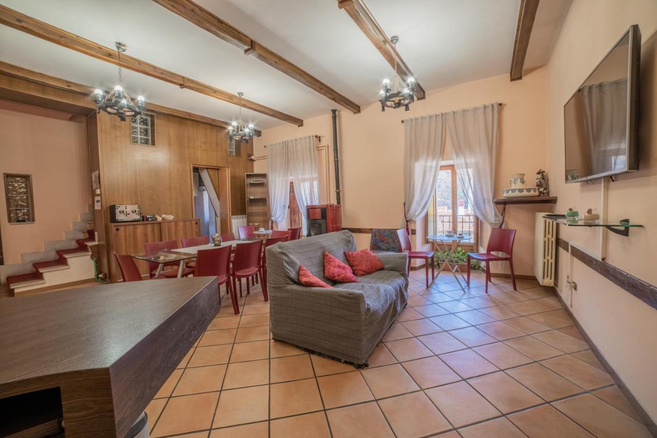 Dimora Fresilia Casa Vacanze Опи Екстериор снимка